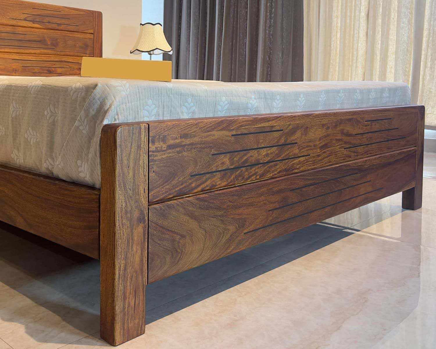 Modern Natural Finish Queen Sheesham Bed For Bedroom